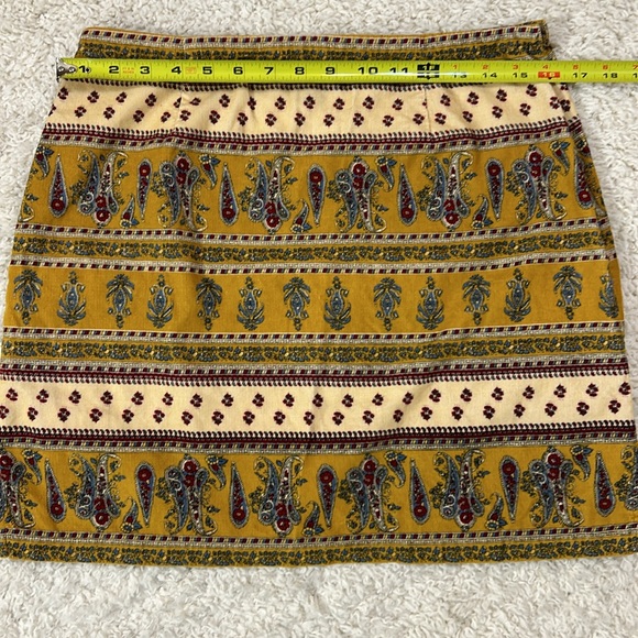 BOSTON PROPER 10 lightweight corduroy paisley mini skirt, yellows/blues/reds EUC - Picture 4 of 6